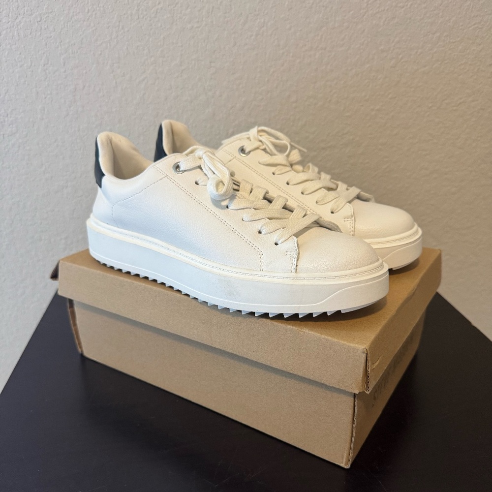 Steve Madden Catcher Platform Sneaker Size 11 White